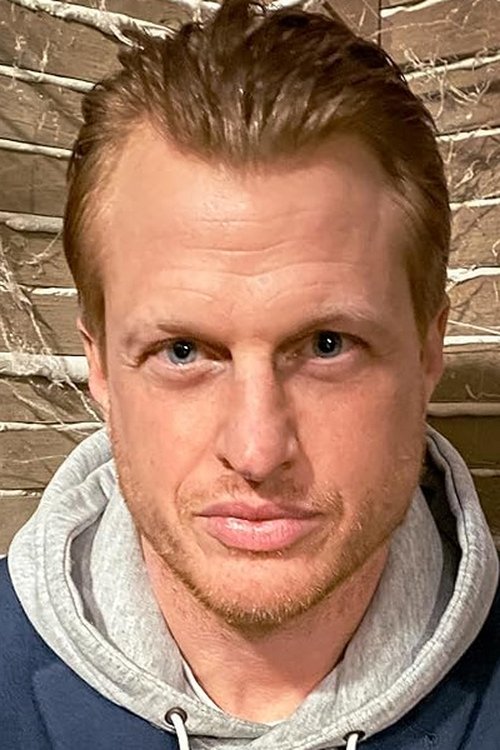 Адам МакДональд