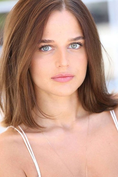 Стефани Нур